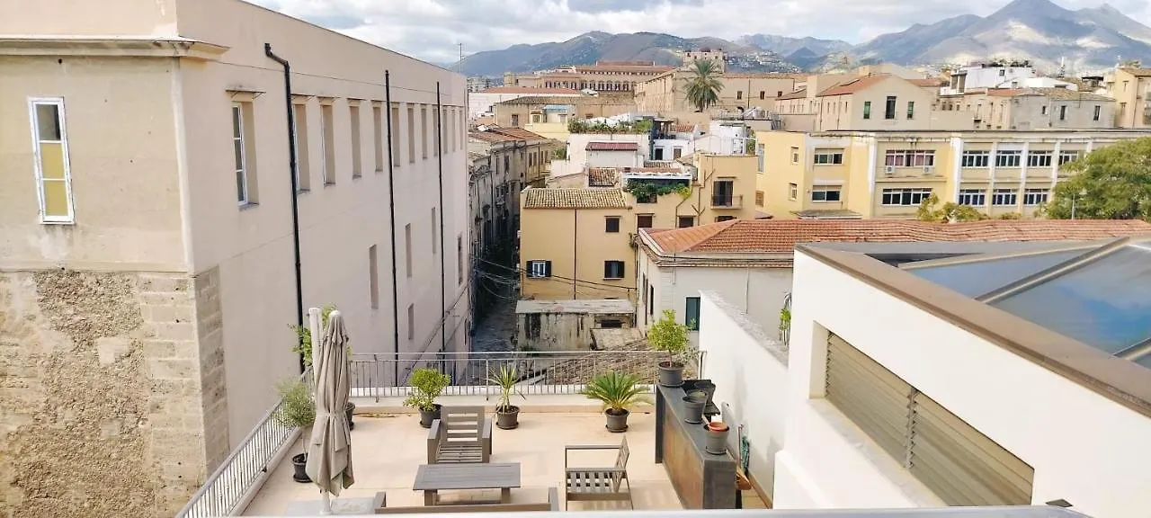Sopra Moltivolti Guesthouse 팔레르모 2*,  이탈리아
