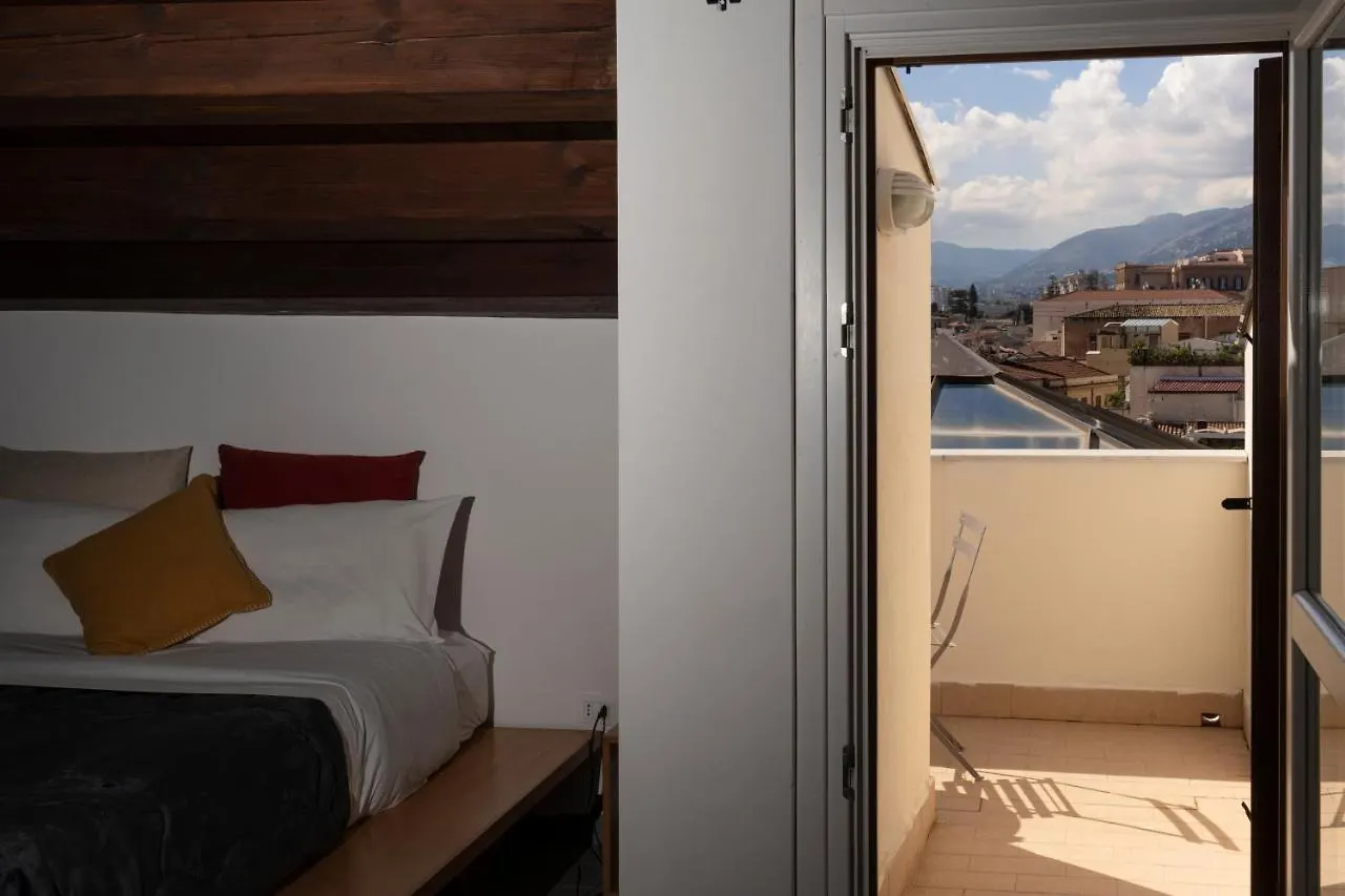 Sopra Moltivolti Guesthouse Palermo 2*,